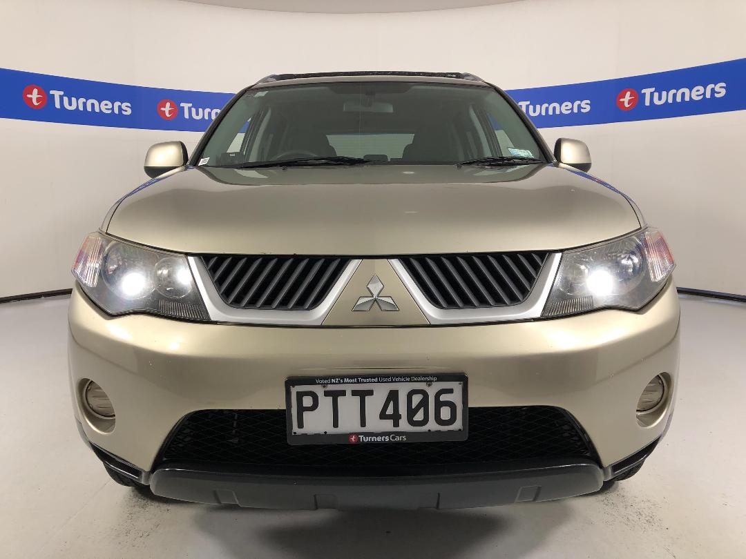 Photo '2' of Mitsubishi Outlander Photo '2' of Mitsubishi Outlander