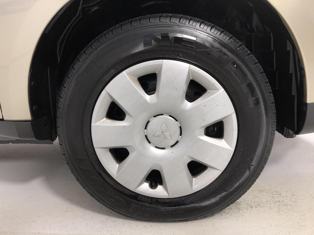 Photo '9' of Mitsubishi Outlander Photo '9' of Mitsubishi Outlander