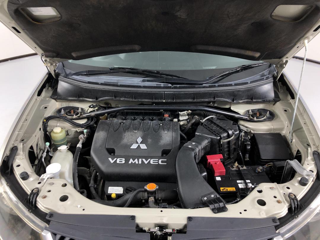 Photo '13' of Mitsubishi Outlander Photo '13' of Mitsubishi Outlander