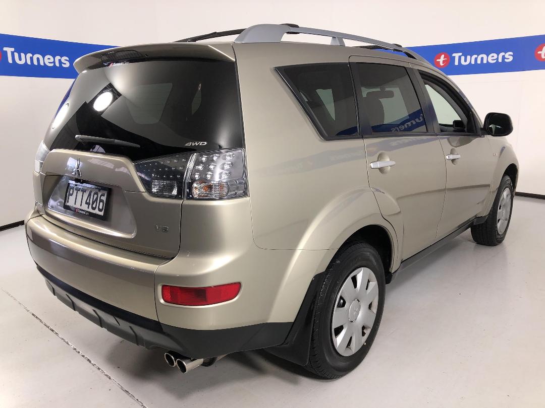 Photo '7' of Mitsubishi Outlander Photo '7' of Mitsubishi Outlander