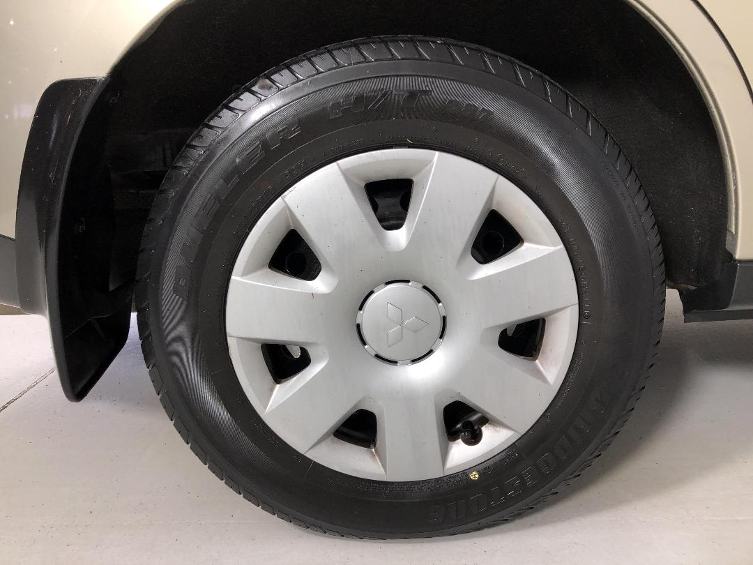 Photo '12' of Mitsubishi Outlander Photo '12' of Mitsubishi Outlander