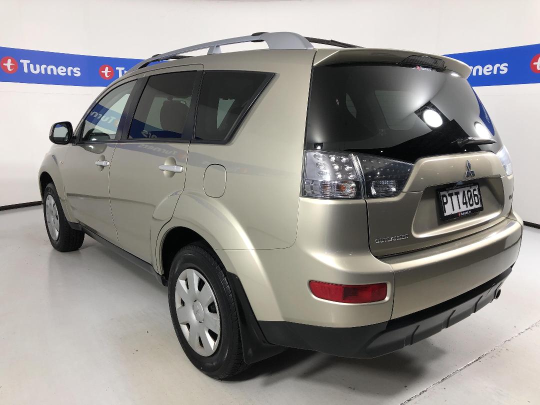 Photo '5' of Mitsubishi Outlander Photo '5' of Mitsubishi Outlander