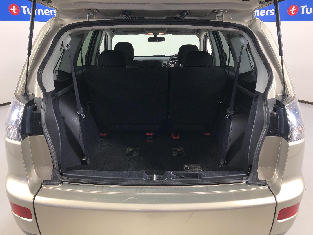 Photo '14' of Mitsubishi Outlander Photo '14' of Mitsubishi Outlander