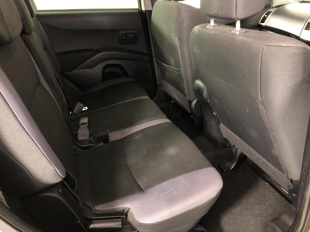 Photo '20' of Mitsubishi Outlander Photo '20' of Mitsubishi Outlander