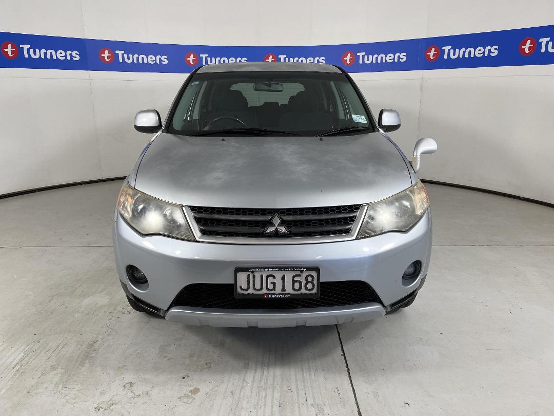 Photo '2' of Mitsubishi Outlander Photo '2' of Mitsubishi Outlander