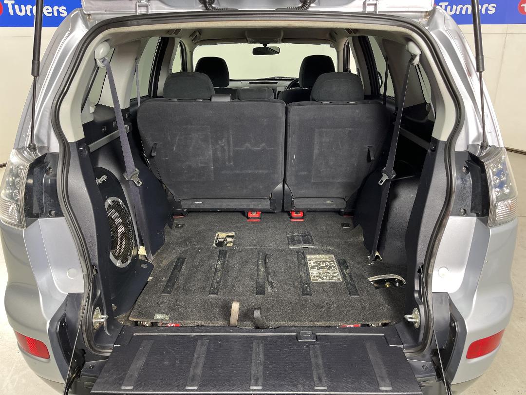 Photo '14' of Mitsubishi Outlander Photo '14' of Mitsubishi Outlander