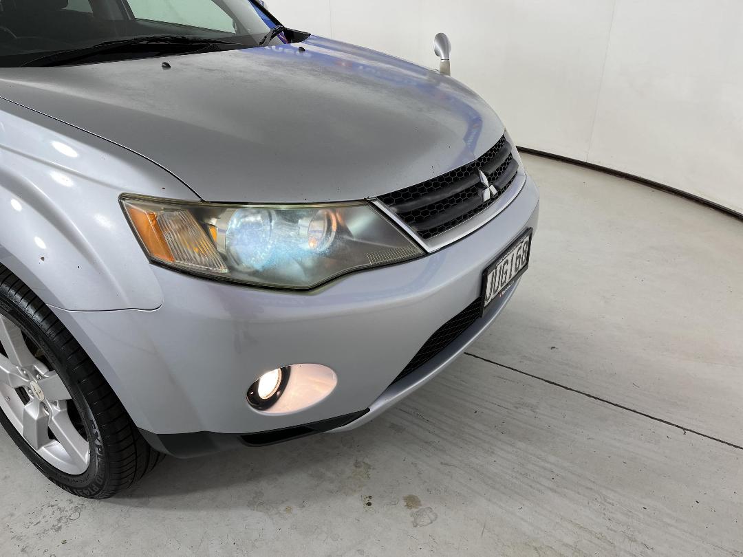 Photo '28' of Mitsubishi Outlander Photo '28' of Mitsubishi Outlander