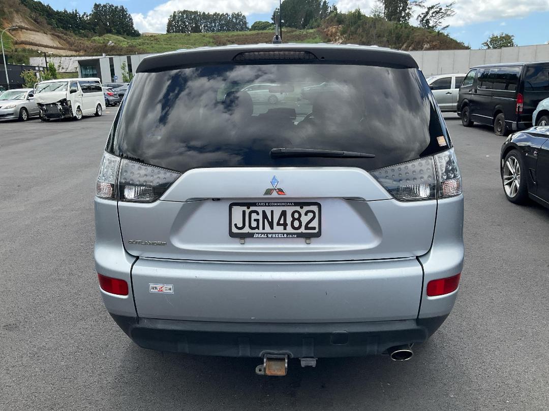 Photo '5' of Mitsubishi Outlander Photo '5' of Mitsubishi Outlander