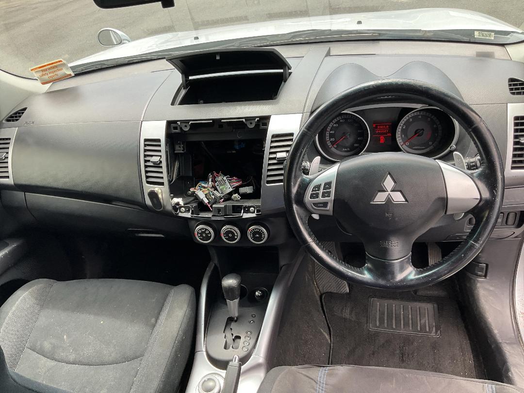 Photo '16' of Mitsubishi Outlander Photo '16' of Mitsubishi Outlander