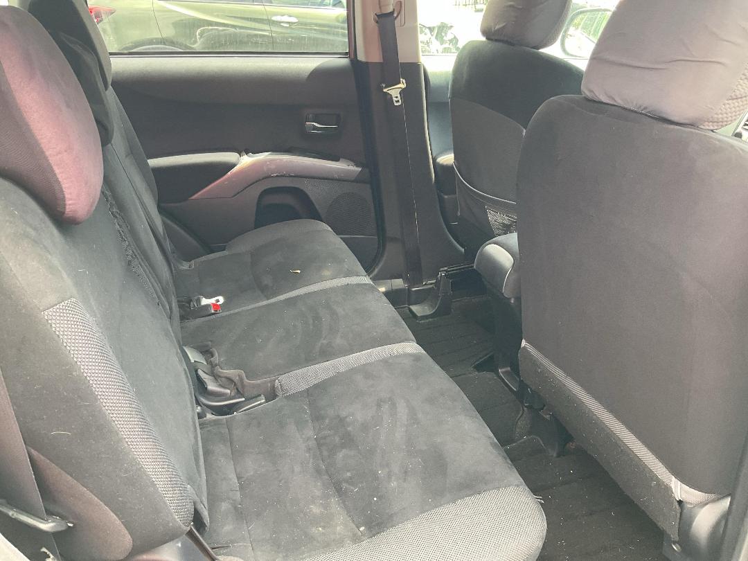 Photo '17' of Mitsubishi Outlander Photo '17' of Mitsubishi Outlander