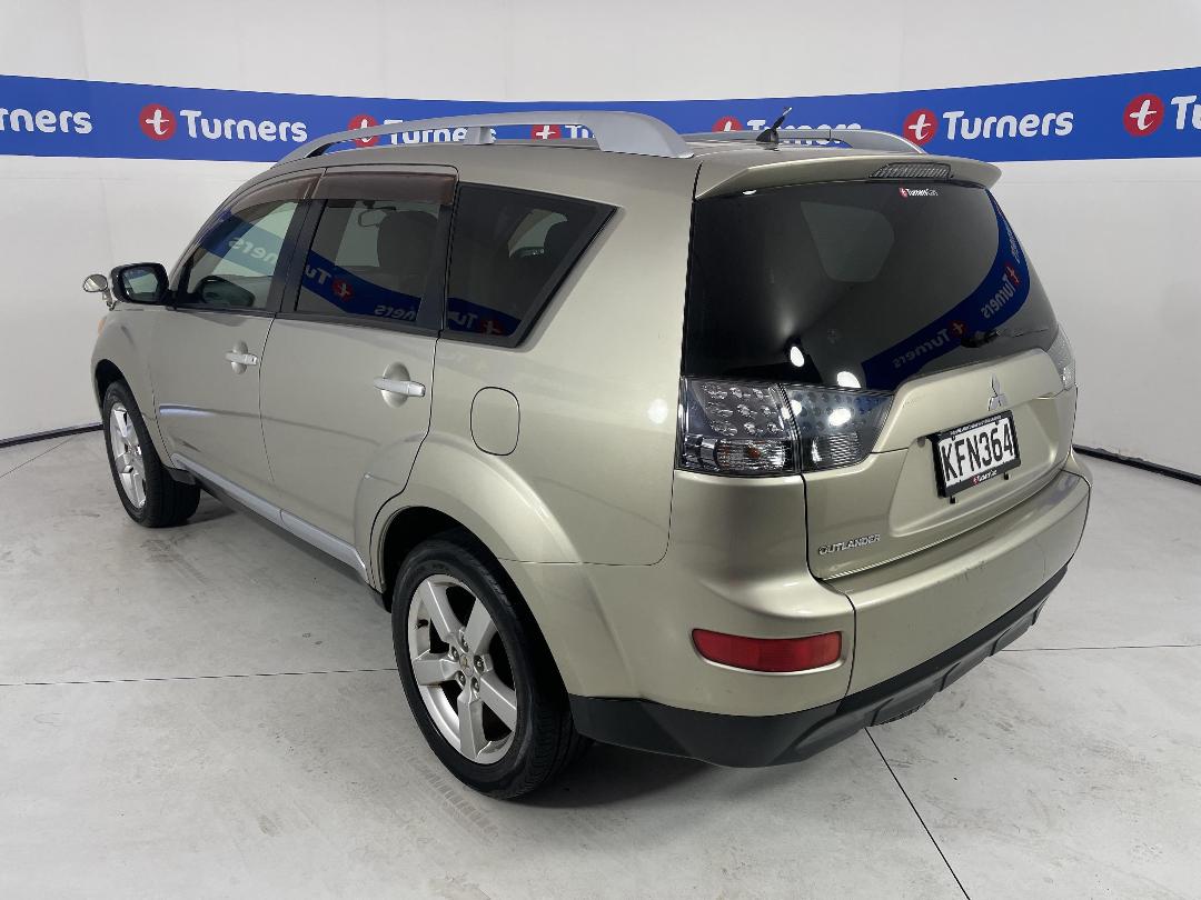 Photo '5' of Mitsubishi Outlander