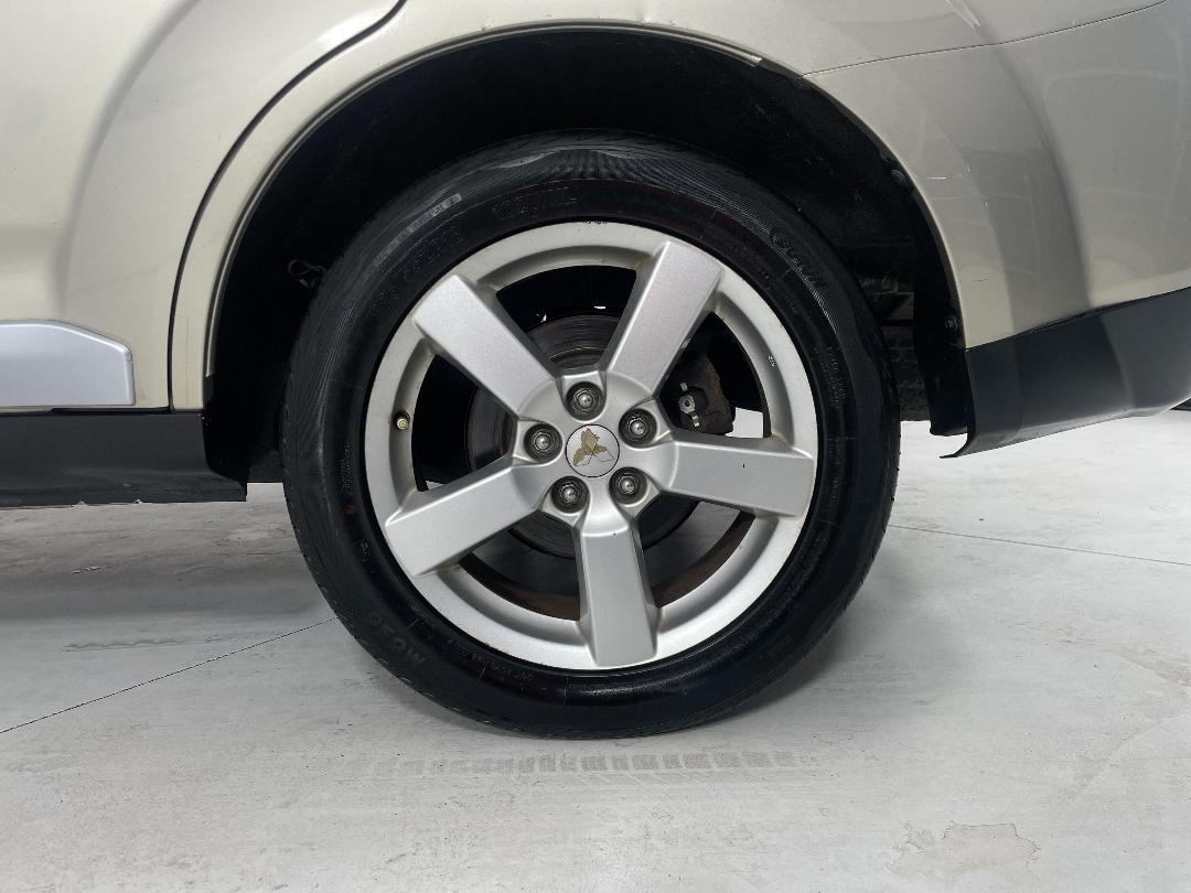 Photo '11' of Mitsubishi Outlander