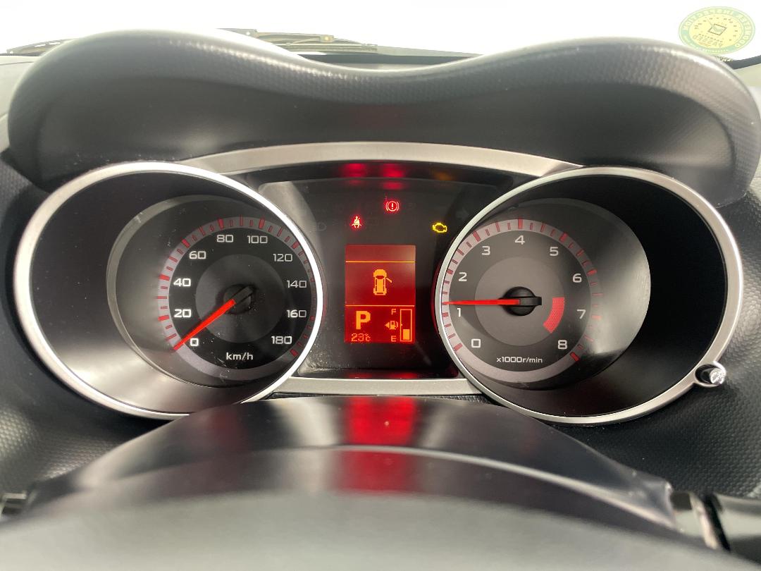 Photo '21' of Mitsubishi Outlander