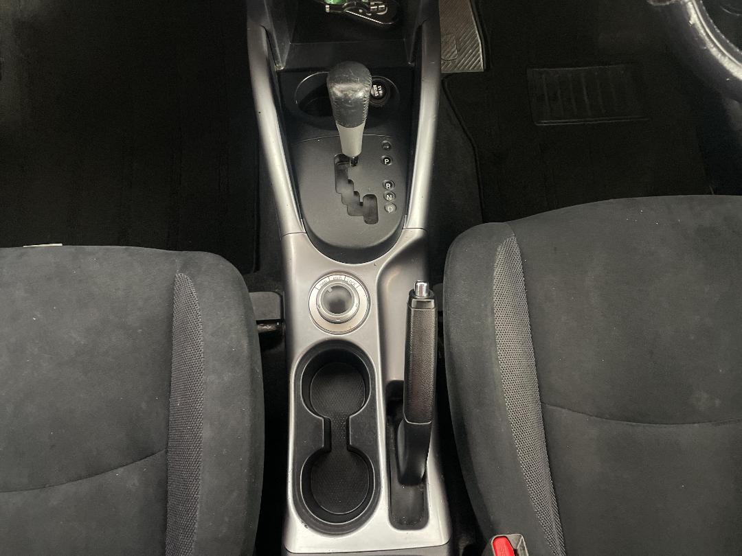 Photo '18' of Mitsubishi Outlander