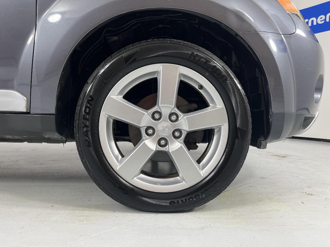 Photo '9' of Mitsubishi Outlander