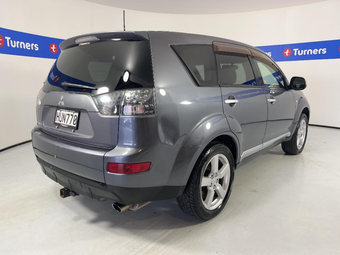 Photo '7' of Mitsubishi Outlander