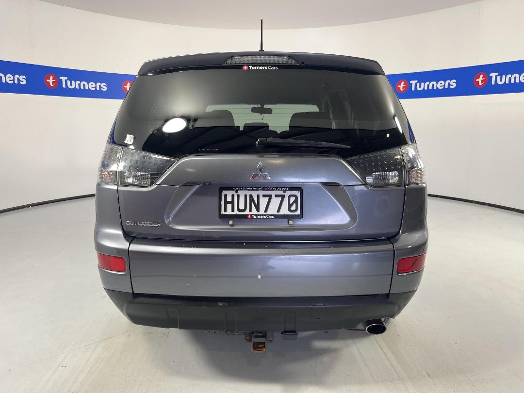 Photo '6' of Mitsubishi Outlander