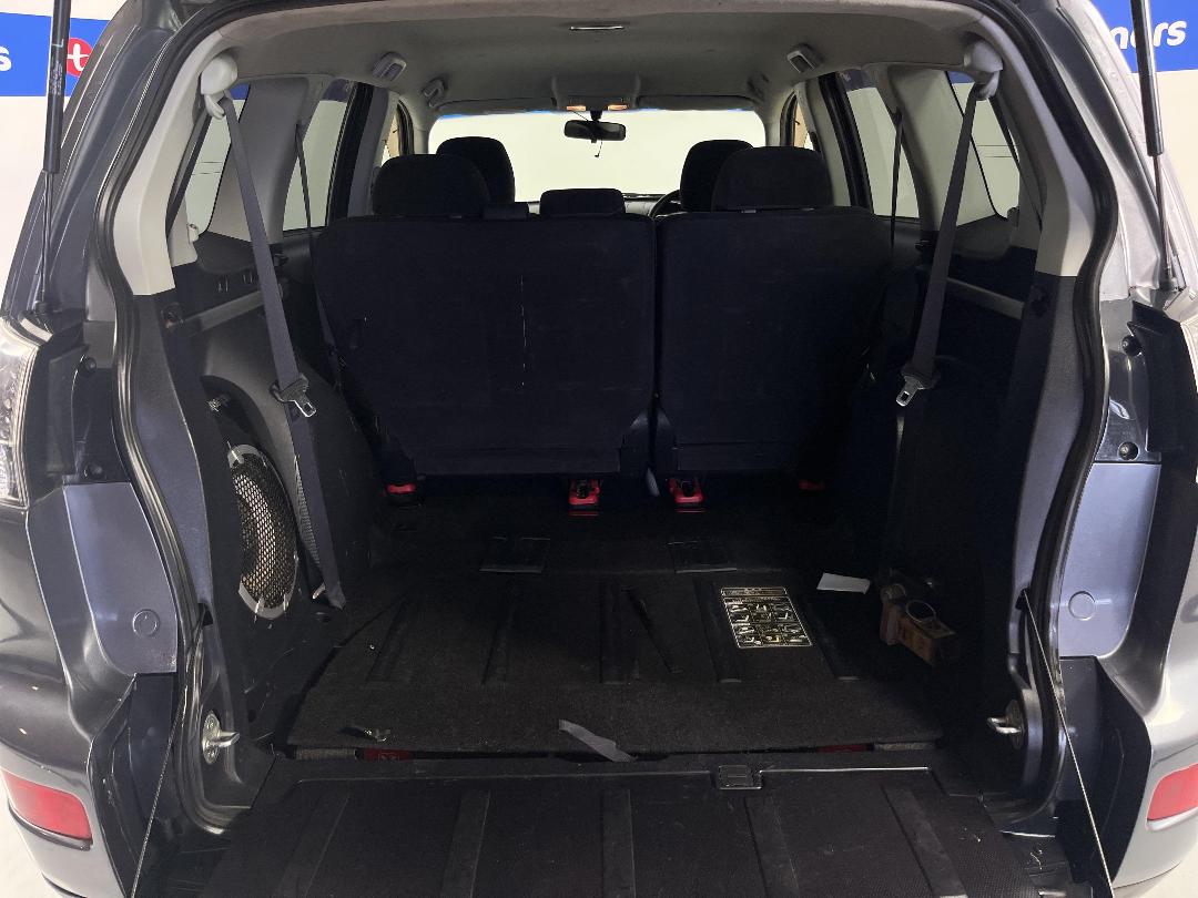 Photo '14' of Mitsubishi Outlander