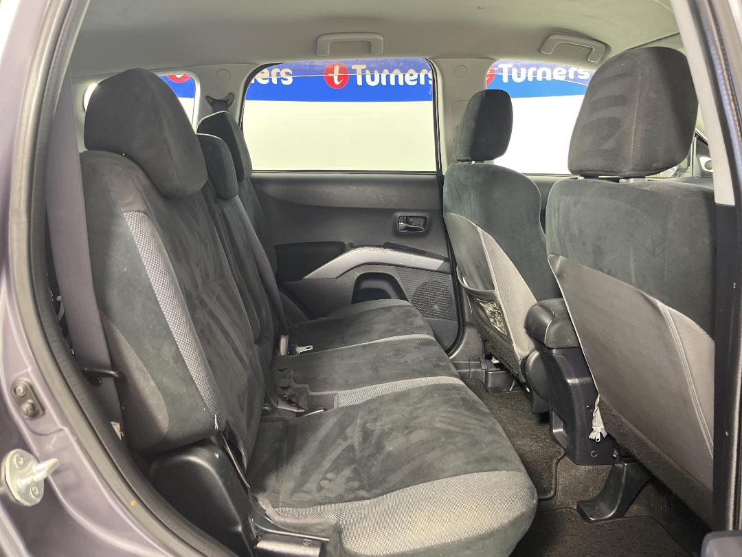 Photo '20' of Mitsubishi Outlander