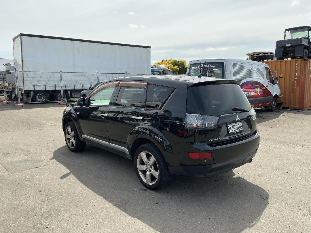 Photo '4' of Mitsubishi Outlander Photo '4' of Mitsubishi Outlander