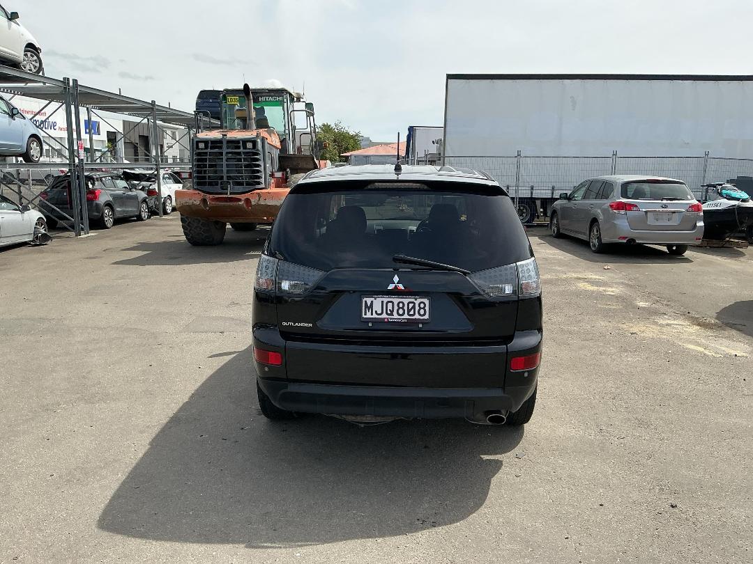 Photo '5' of Mitsubishi Outlander Photo '5' of Mitsubishi Outlander