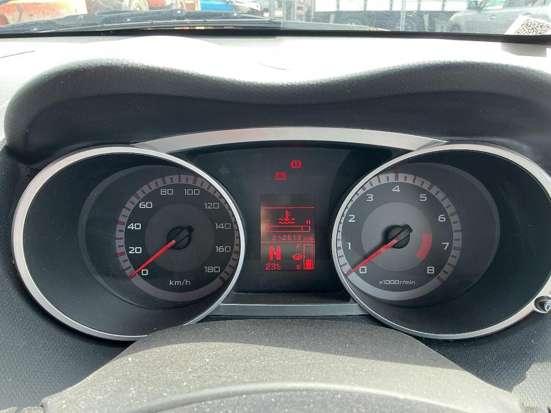 Photo '10' of Mitsubishi Outlander Photo '10' of Mitsubishi Outlander