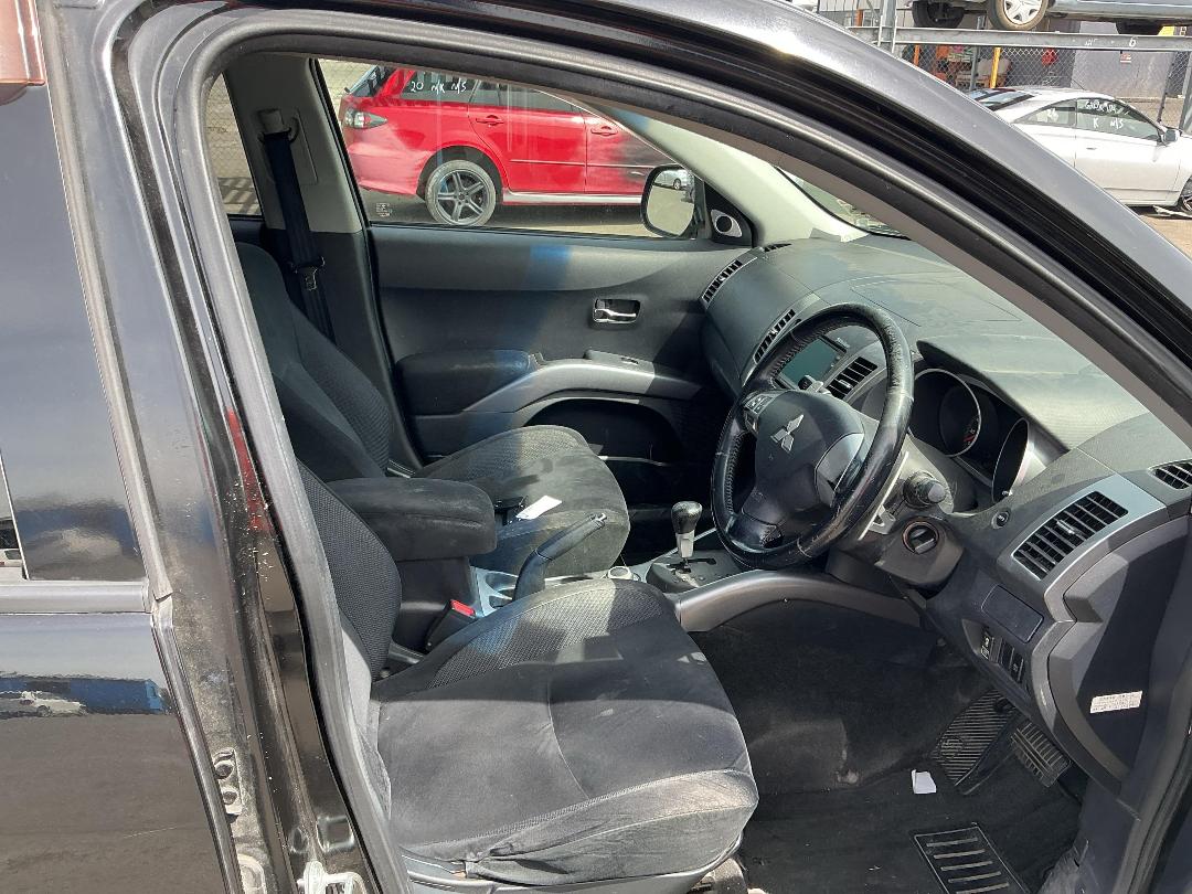 Photo '12' of Mitsubishi Outlander Photo '12' of Mitsubishi Outlander