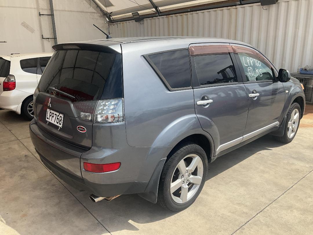 Photo '5' of Mitsubishi Outlander Photo '5' of Mitsubishi Outlander