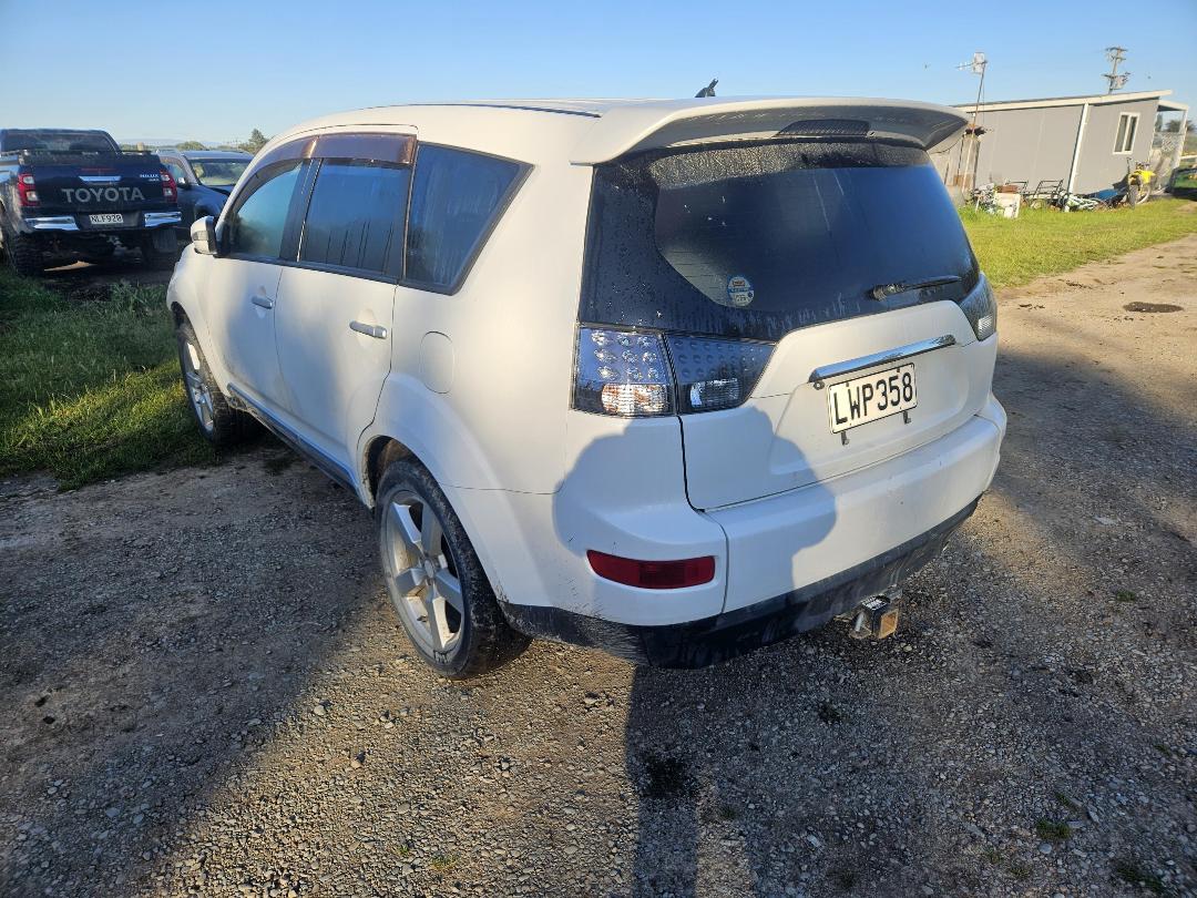 Photo '4' of Mitsubishi Outlander Photo '4' of Mitsubishi Outlander