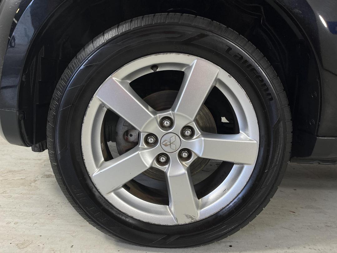 Photo '10' of Mitsubishi Outlander