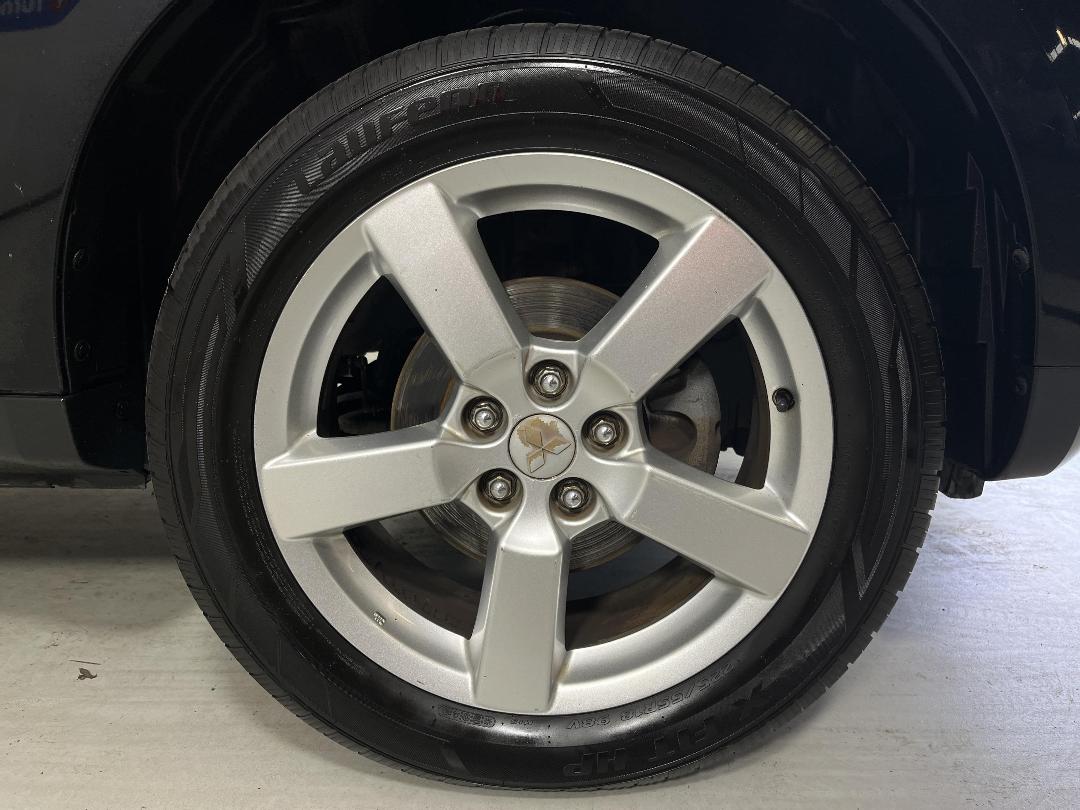 Photo '9' of Mitsubishi Outlander