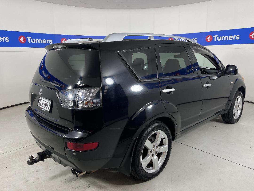 Photo '7' of Mitsubishi Outlander