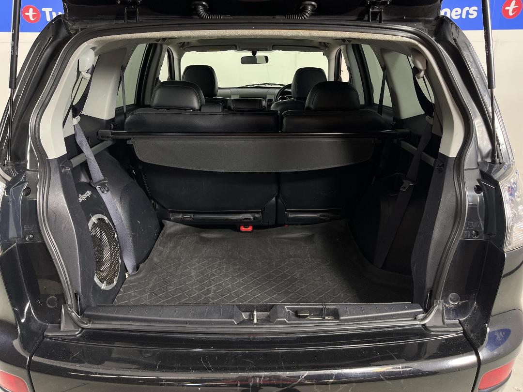 Photo '14' of Mitsubishi Outlander