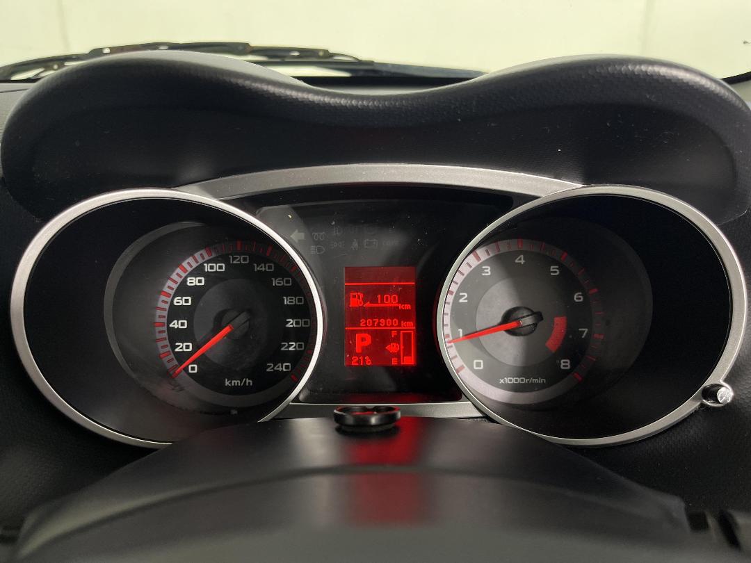 Photo '21' of Mitsubishi Outlander