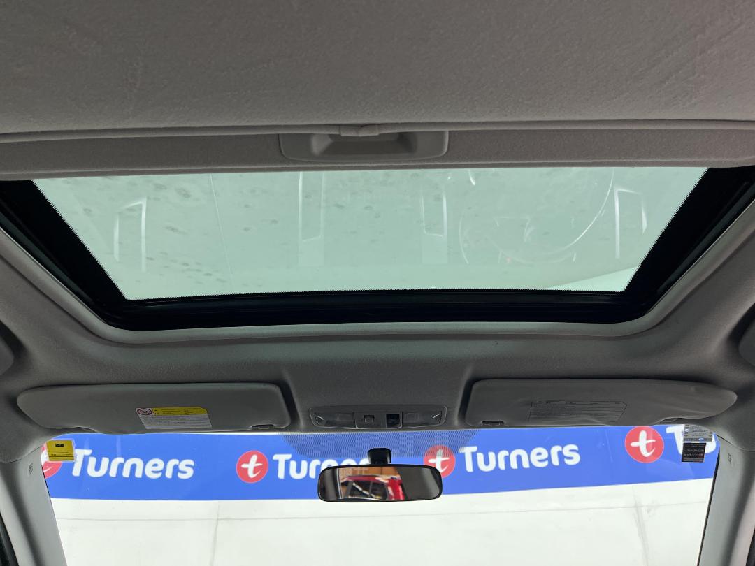 Photo '24' of Mitsubishi Outlander