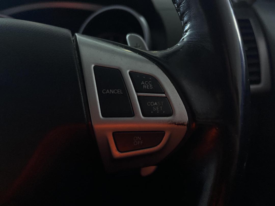 Photo '27' of Mitsubishi Outlander