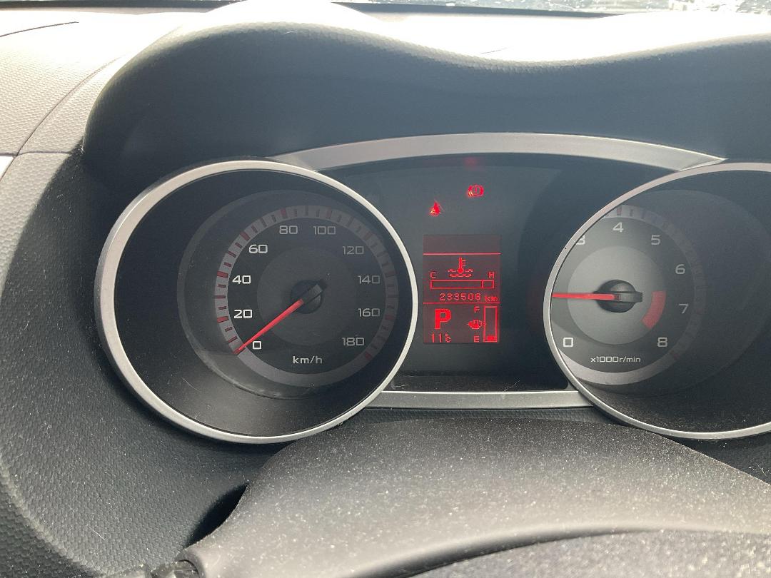 Photo '8' of Mitsubishi Outlander Photo '8' of Mitsubishi Outlander