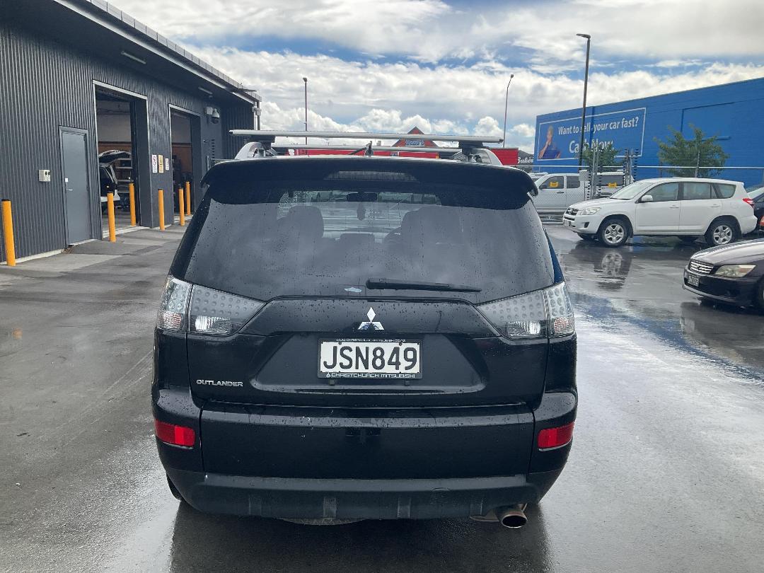 Photo '4' of Mitsubishi Outlander Photo '4' of Mitsubishi Outlander