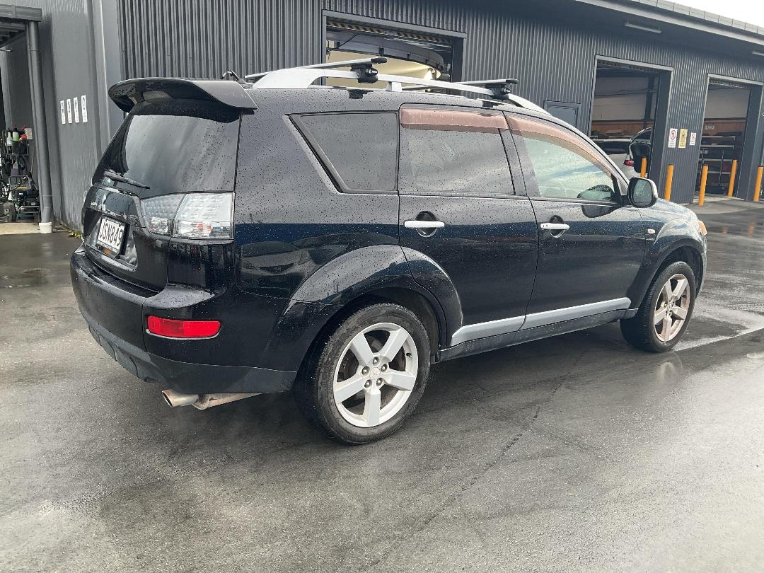 Photo '5' of Mitsubishi Outlander Photo '5' of Mitsubishi Outlander