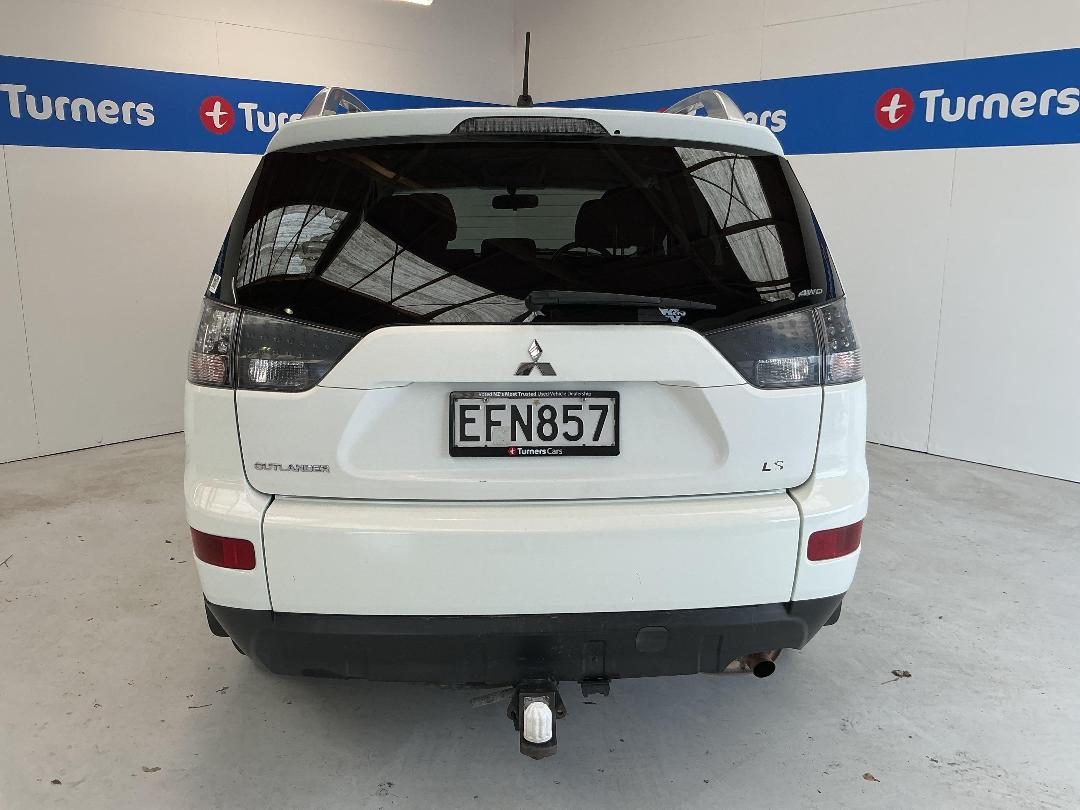 Photo '6' of Mitsubishi Outlander