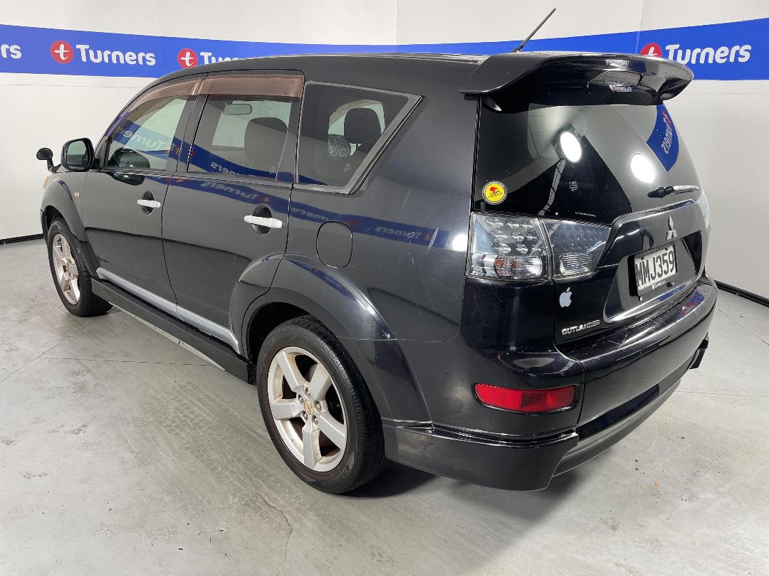 Photo '5' of Mitsubishi Outlander