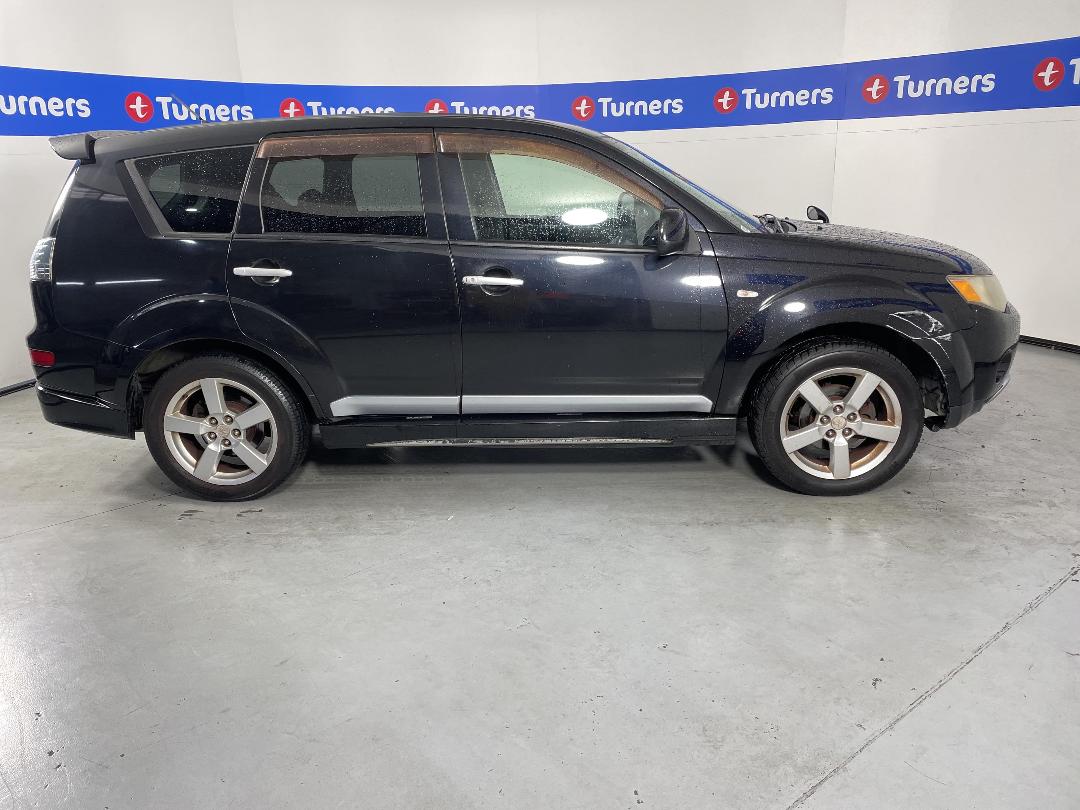 Photo '23' of Mitsubishi Outlander