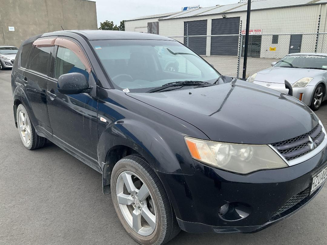 Photo '7' of Mitsubishi Outlander Photo '7' of Mitsubishi Outlander