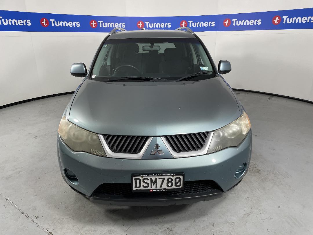 Photo '2' of Mitsubishi Outlander Photo '2' of Mitsubishi Outlander