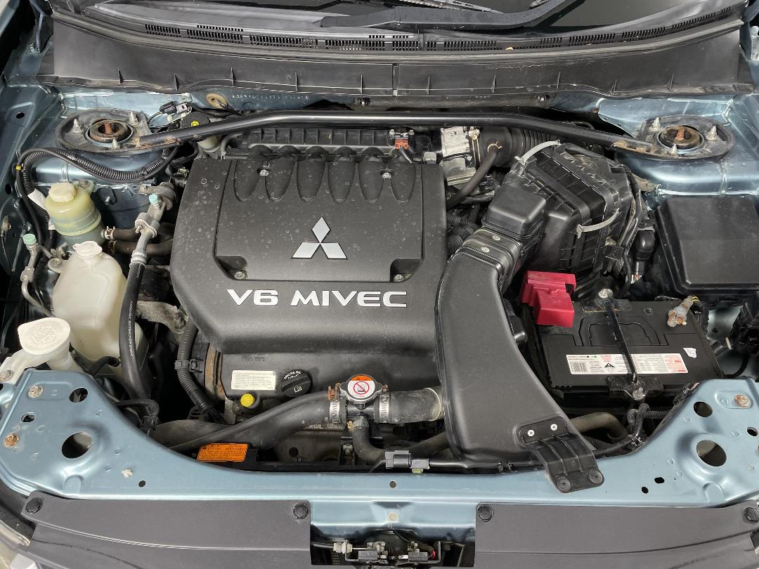 Photo '13' of Mitsubishi Outlander Photo '13' of Mitsubishi Outlander