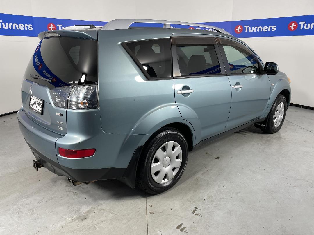 Photo '7' of Mitsubishi Outlander Photo '7' of Mitsubishi Outlander