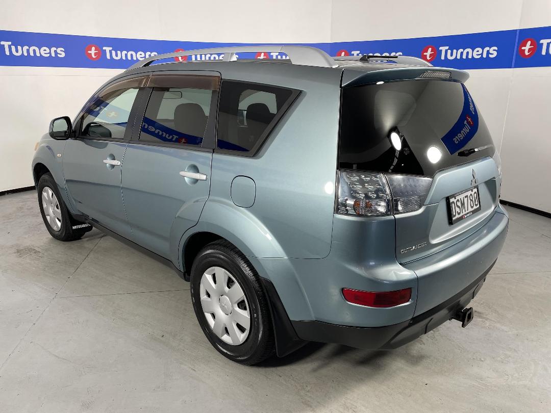 Photo '5' of Mitsubishi Outlander Photo '5' of Mitsubishi Outlander