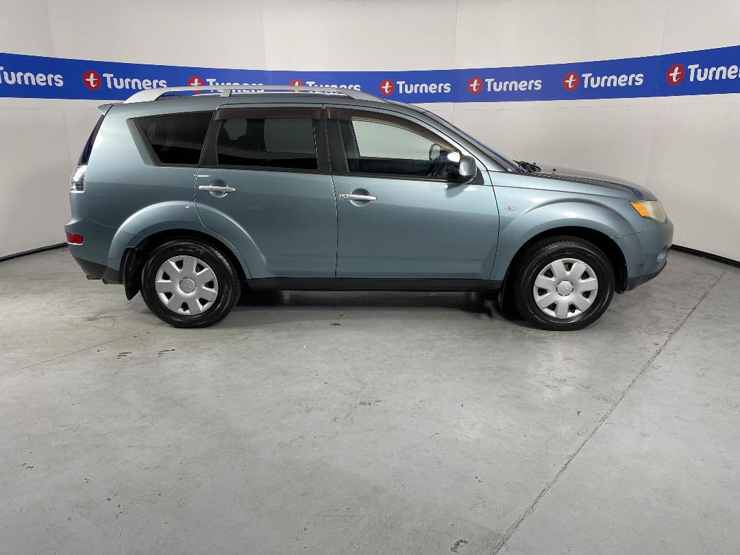 Photo '23' of Mitsubishi Outlander Photo '23' of Mitsubishi Outlander