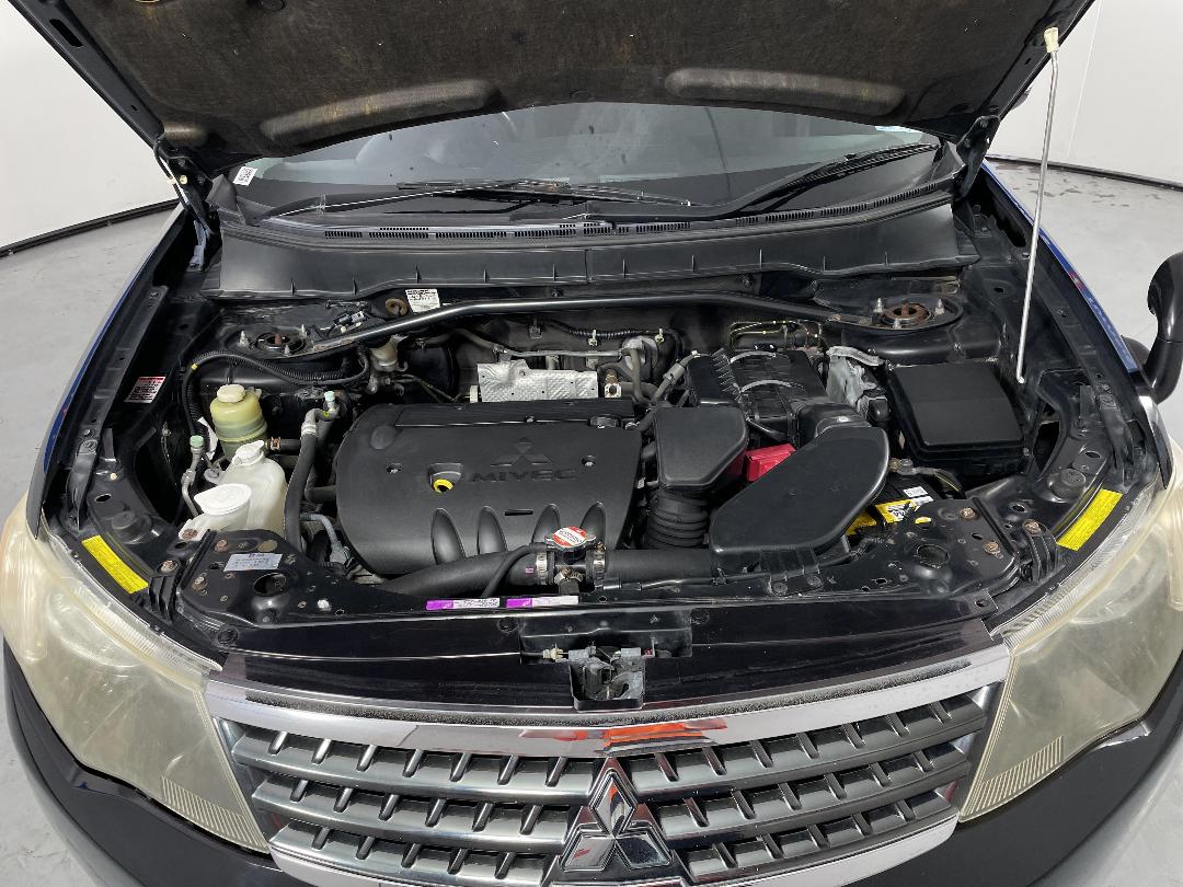 Photo '13' of Mitsubishi Outlander Photo '13' of Mitsubishi Outlander