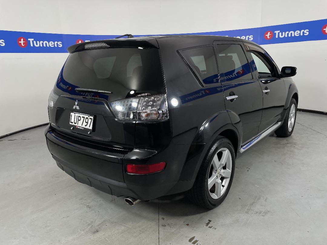 Photo '7' of Mitsubishi Outlander Photo '7' of Mitsubishi Outlander